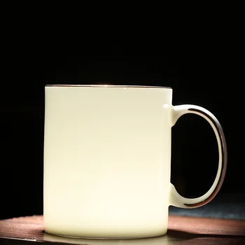 Чаша от костен порцелан със златна дръжка международната купа