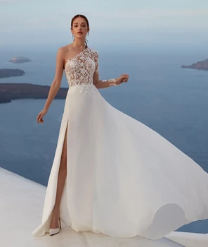 2023 Летни шифоновые плажни сватбени рокли трапецовидна форма с дантела на едно рамо, чубрица прозрачни сватбени рокли с цепка отстрани, Vestidos De Mariee