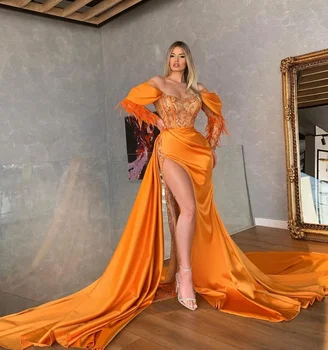 Оранжеви пера, рокли за абитуриентски бал в стил Русалка с открити рамене, секси страничен разрез с влак, сатенени вечерни рокли с дълги ръкави, бродирани с мъниста