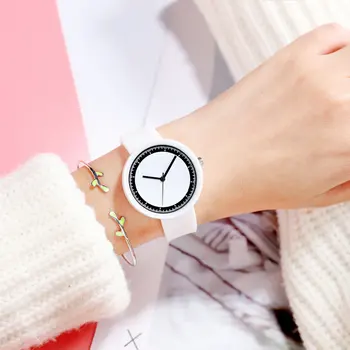 Модни кръгли цифрови кварцови часовници Ежедневни ръчни часовници с гумена каишка Модерен ръчен часовник за жени Relógio